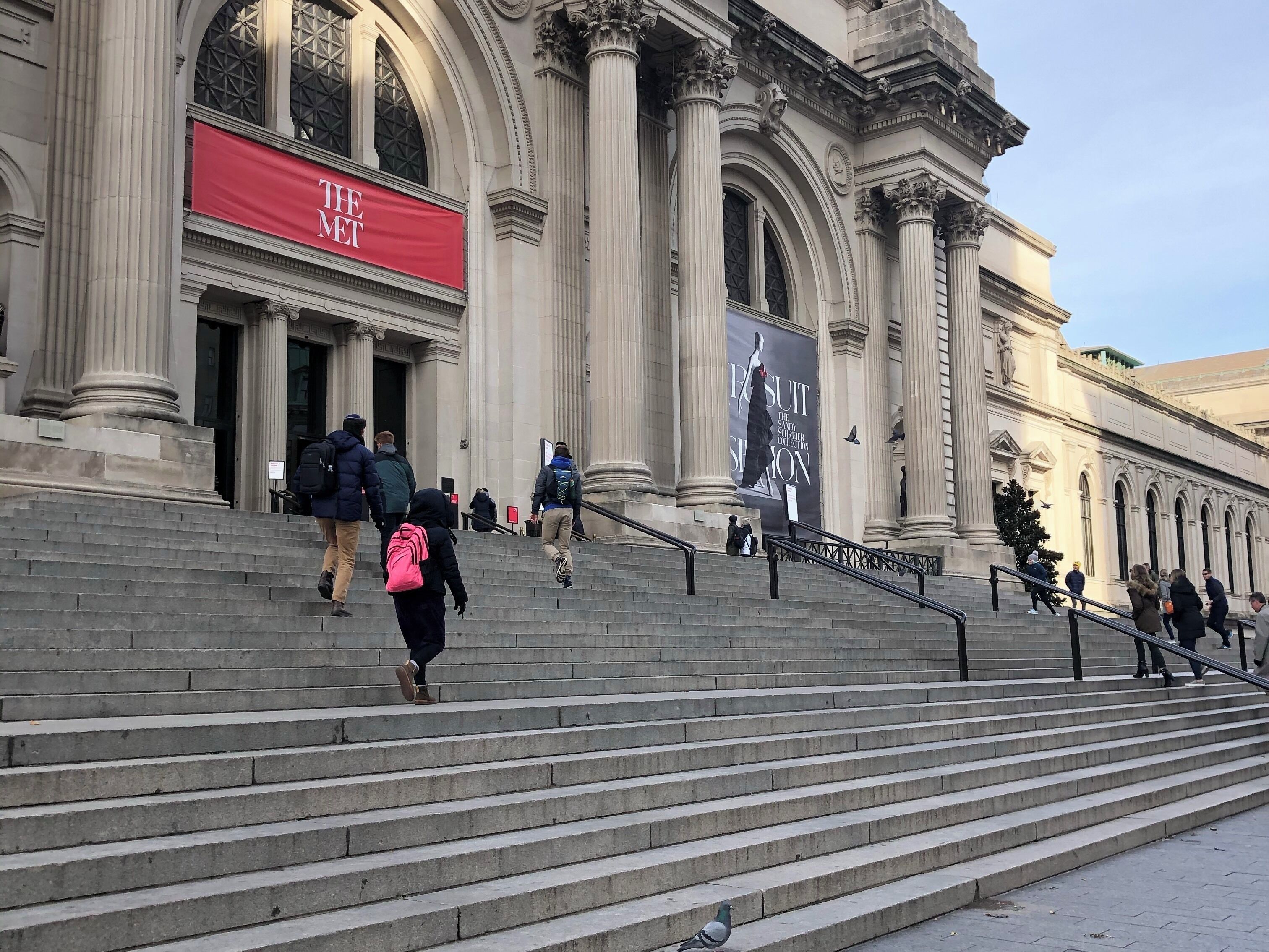 LOBMEYR ロブマイヤー メトロポリタン ブローチ the met Visite Metropolitan Museum of Art em Manhattan | Expedia.com.br