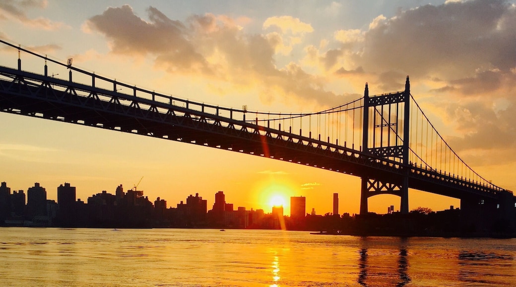 #sunset #cityscape #nightscape #iphone6 #goldenhour. Waited for 3 hours for this shot. And I was rewarded with a breeze coming in creating a series of waves reflecting the golden light.