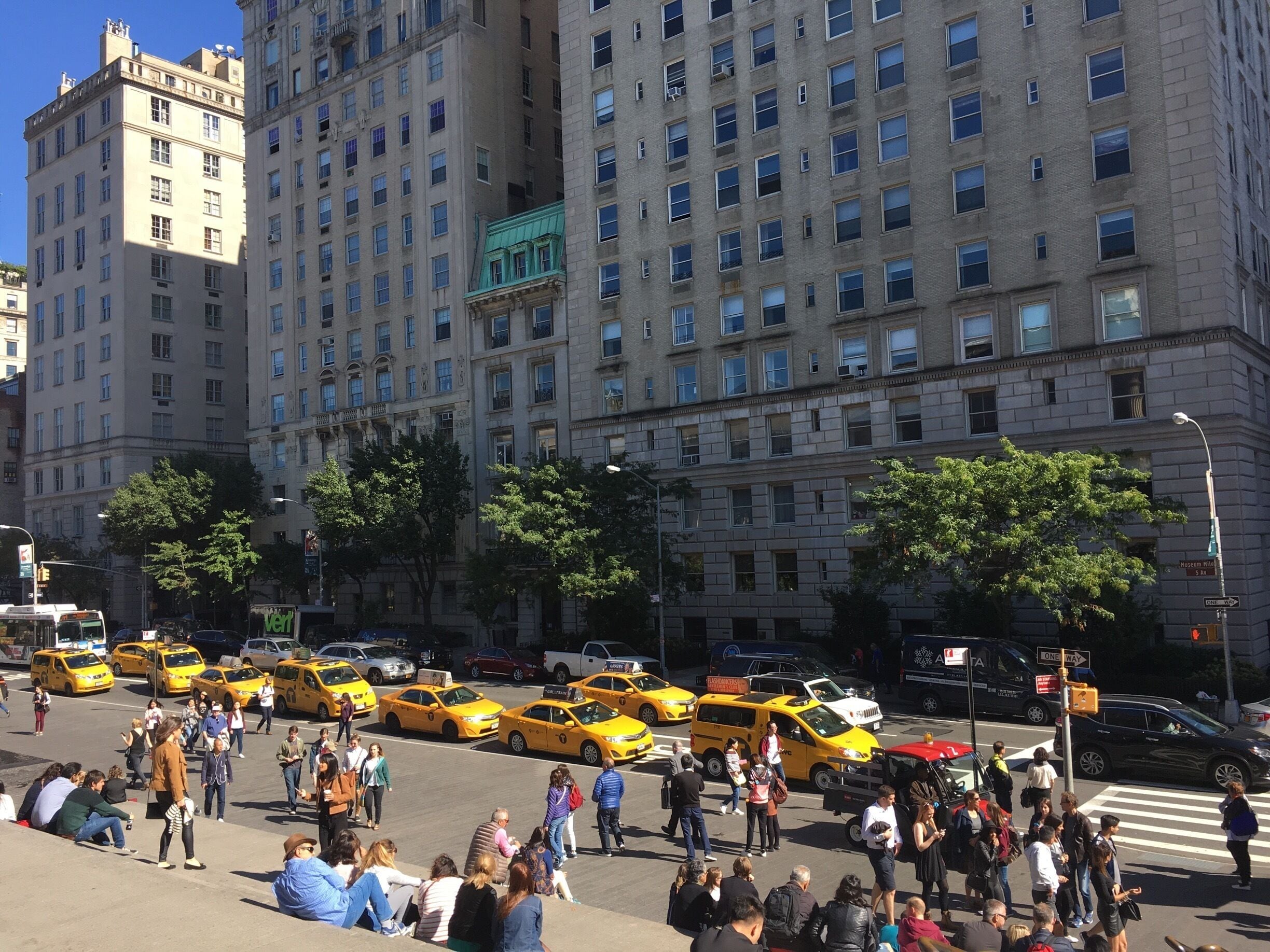 So many taxis lined up outside the Met #yellowtaxis