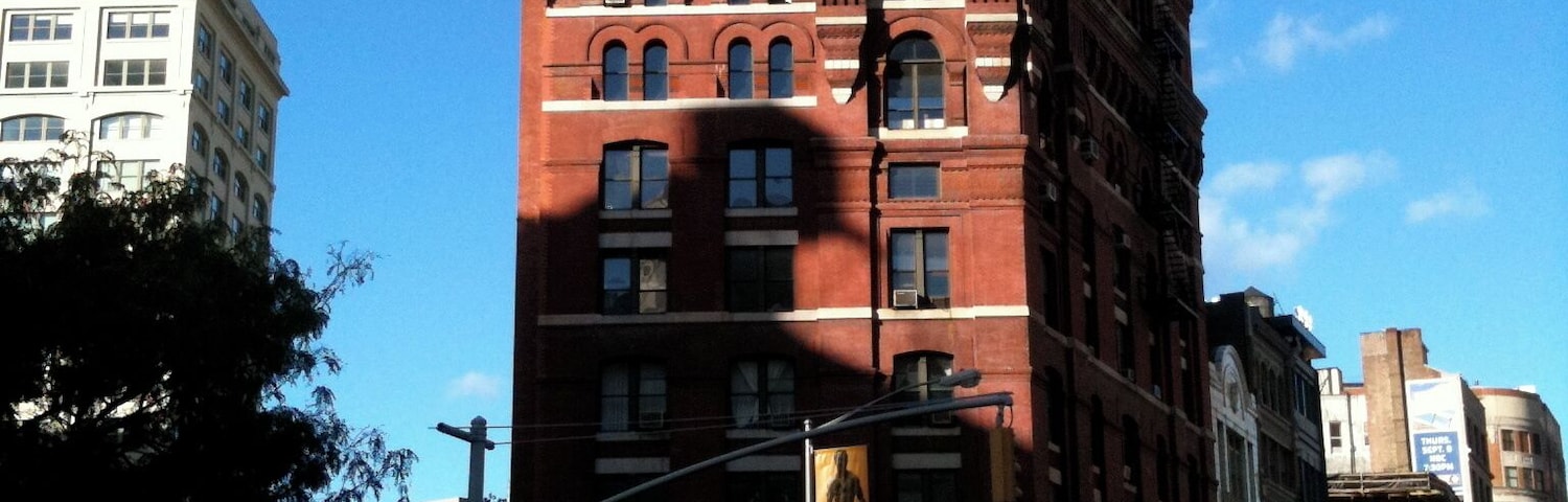 Water towers are cool and alien-like at the same time. #water #towers #NY #Details