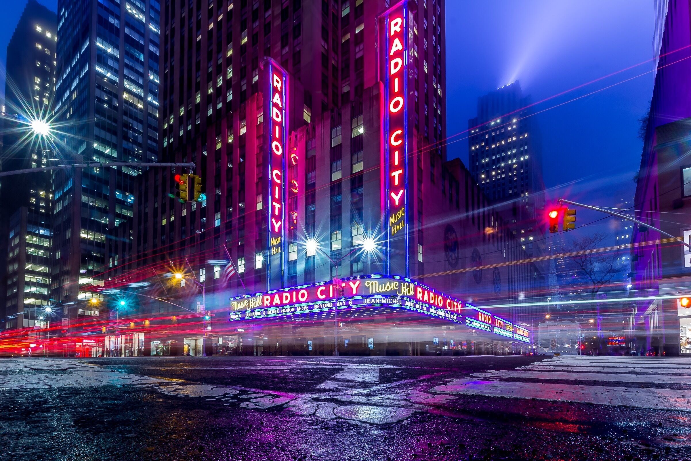 Radio City Music Hall at night
#BvsCities
.
.
.

JUST FOLLOW THE PIN TO GET THERE 📌
⬇️⬇️ Make my day and follow me also at: ⬇️⬇️
https://www.instagram.com/denniskuh1896/
https://www.facebook.com/dennisdondersphotography/
https://500px.com/dennisdonders
www.flickr.com/photos/denniskuh1896