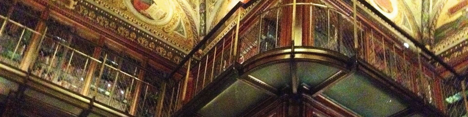 The original 1906 private library of financier Pierpont Morgan is breathtaking and his enormous collection of rare books, manuscripts, drawings and other uncommon pieces rivals any national collections.
#Museums #NewYork #NYC