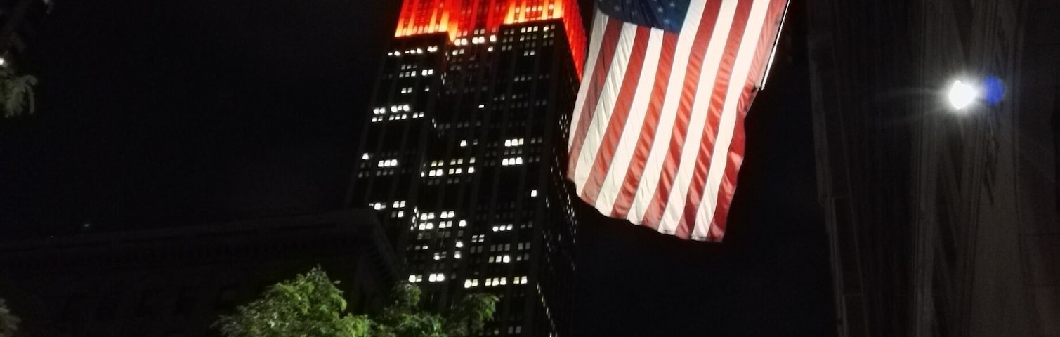 Empire State Building in red # NYC/USA