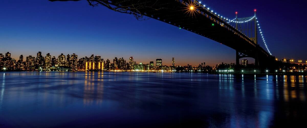 Blue hour over looking Upper Manhattan across the river from underneath the RFK Bridge. There's a skate park right under the bridge with fantastic view of the sunset.
#BvSApplication