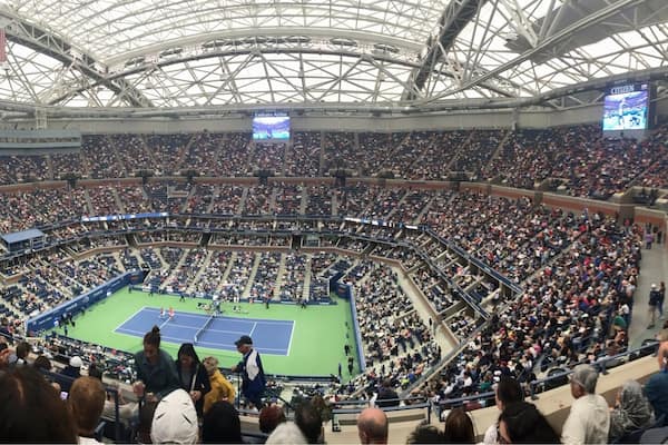 Amazing stadium in Us open arena. The roof is unbelievably bright, and the stadium is so big for a tennis court! Nice experience..