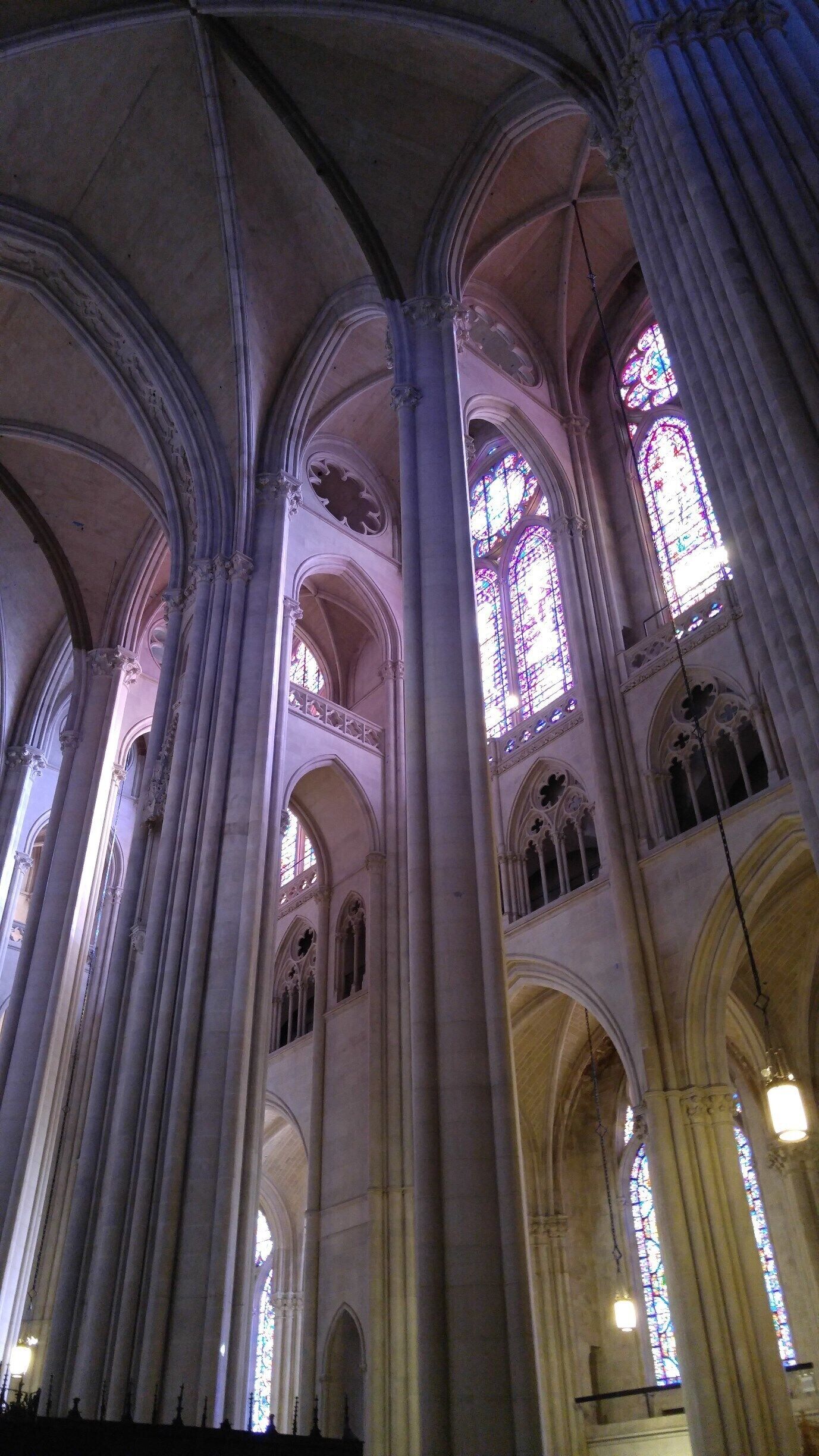 This Cathedral is absolutely amazing. The architecture is like nothing I've seen before... You can feel the divineness of it running through your veins when you step inside. New York City is such a modern place, but this building (125 years old) highlights the strength of the city! It's a must see if you visit NYC #StunningStructures 