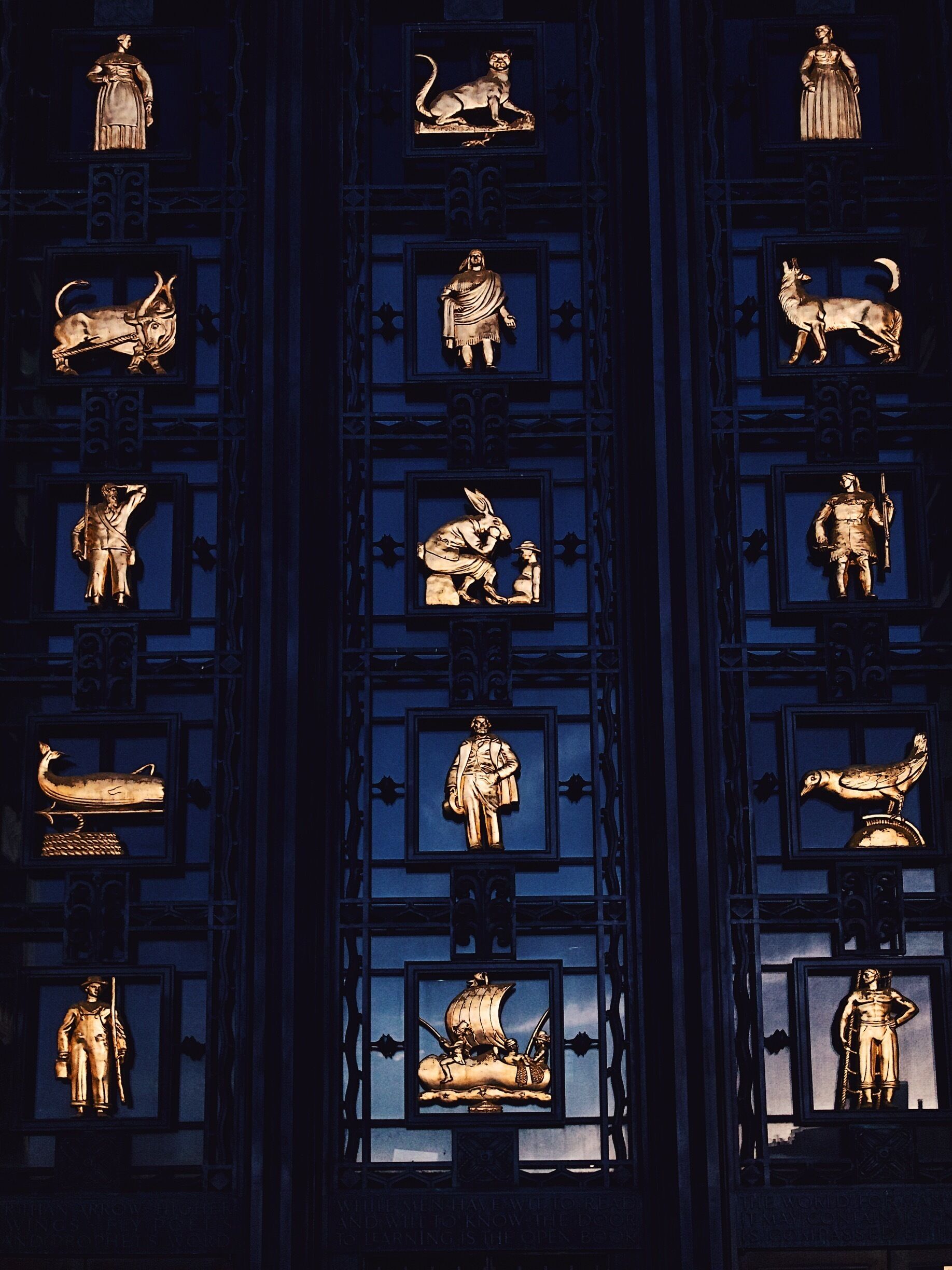 Gold 
#StunningStructures