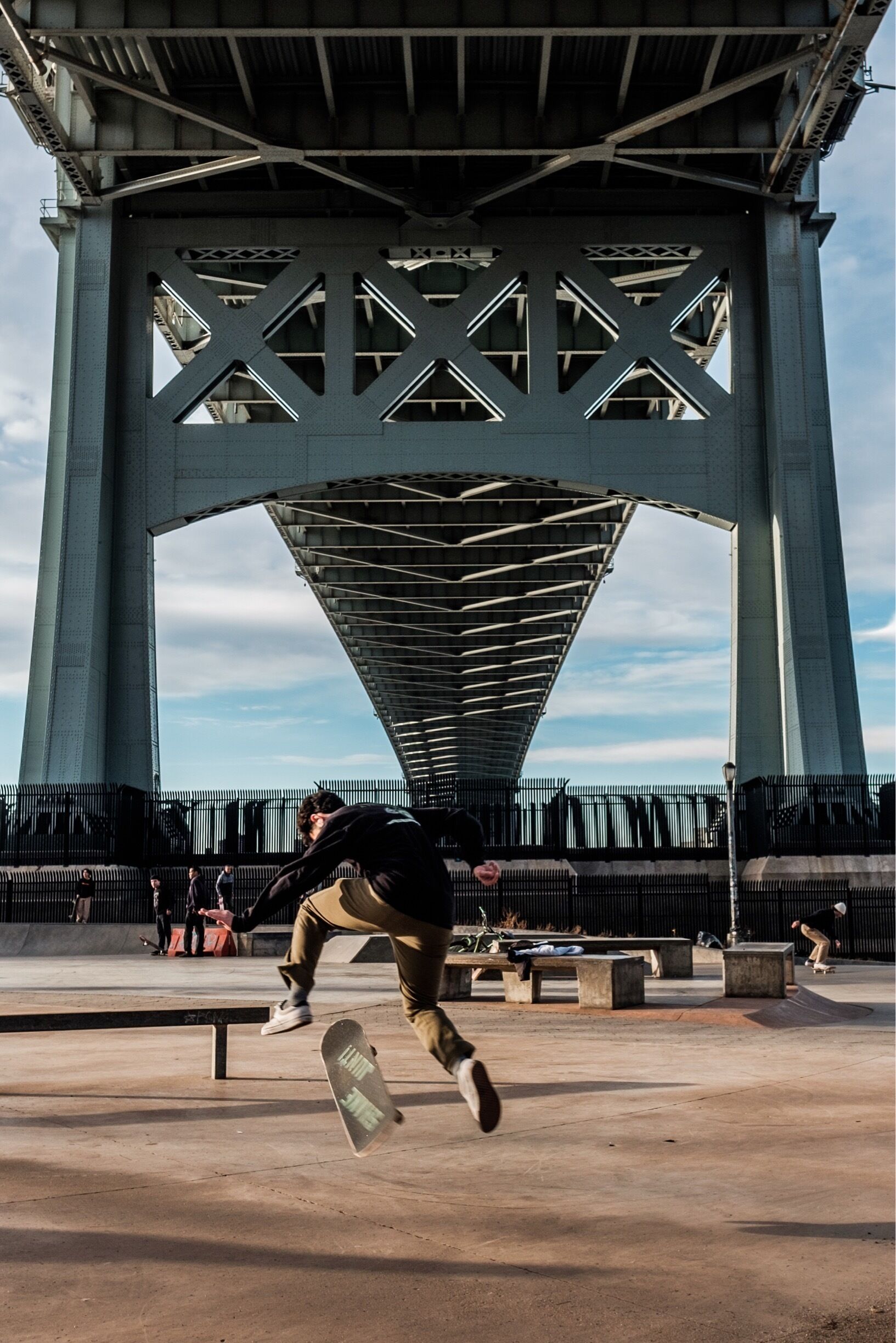 Skate park underneath the RFK Bridge. The beautiful sunset makes me wish I’m a skater!