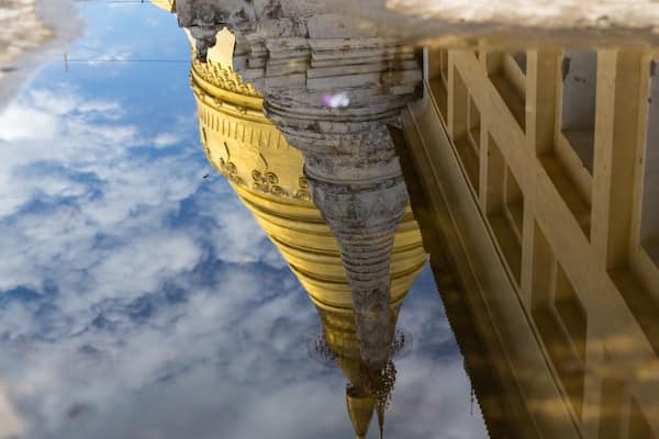 âIf water is still enough, everything is reflected clearly. If mind is calm, then wisdom grows.â Zhao De