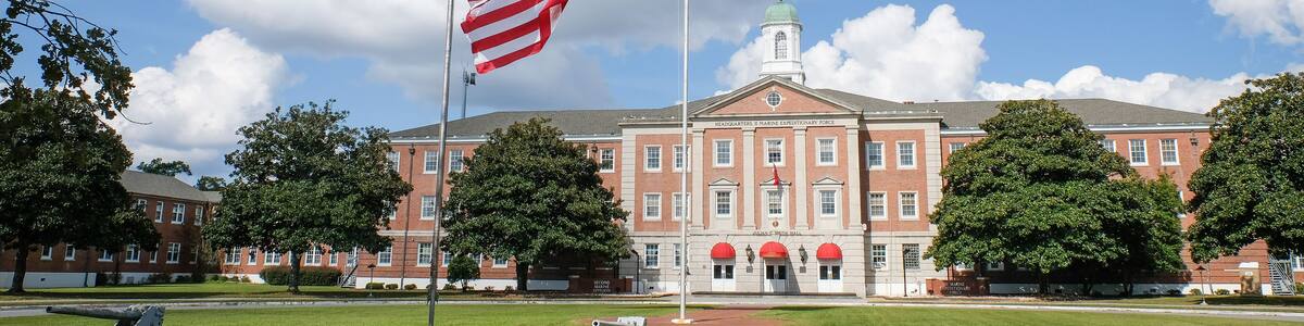 a flag in front of the headquarters of the marine expeditionary force during the Amphibious Bold Alligator Exercise organized by the US Navy and the Marine Corps