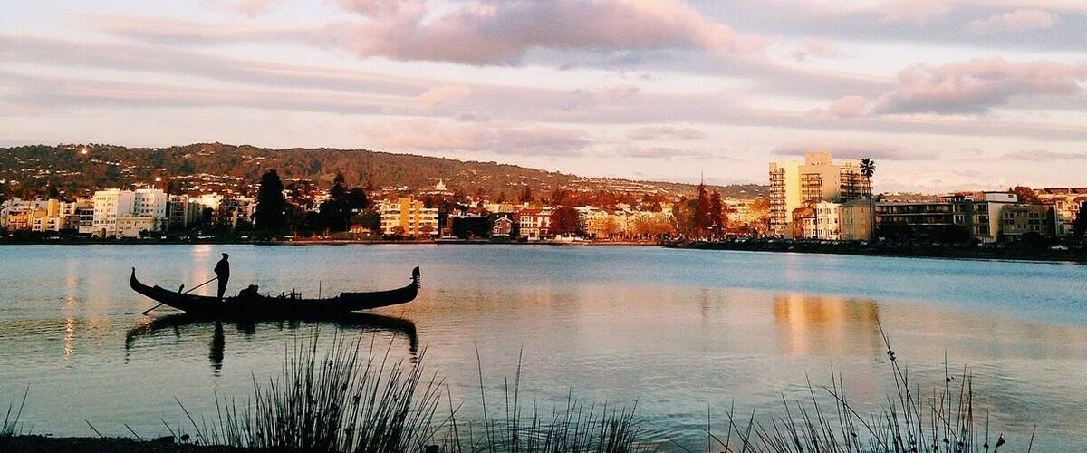 Since 2010 the walking path and landscaping around the entire lake has been upgraded. It's now very beautiful. During daylight hours it's safe to walk around the entire lake, along with all the families, musicians, runners, and people walking their dogs (and once I saw a duck on a leash being taken for a swim). The gondola is often out at sunset.