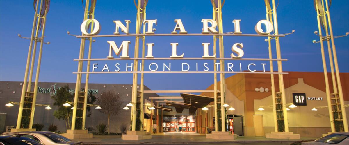 Zuid-California bevat bewegwijzering en winkelen