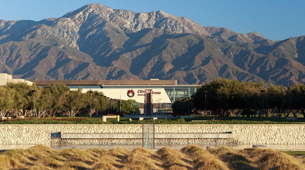 Something most people wouldn't realize is there is perfect alignment between a landscape feature, water feature, Citizens Bank Arena and Mt Baldy. Check it out in Satellite view to appreciate it a bit more.
When this picture was taken there was also a glass case with a telescope inside aligned as well. Unfortunately the telescope was vandalized and removed but of course the great view remains.
#hometown