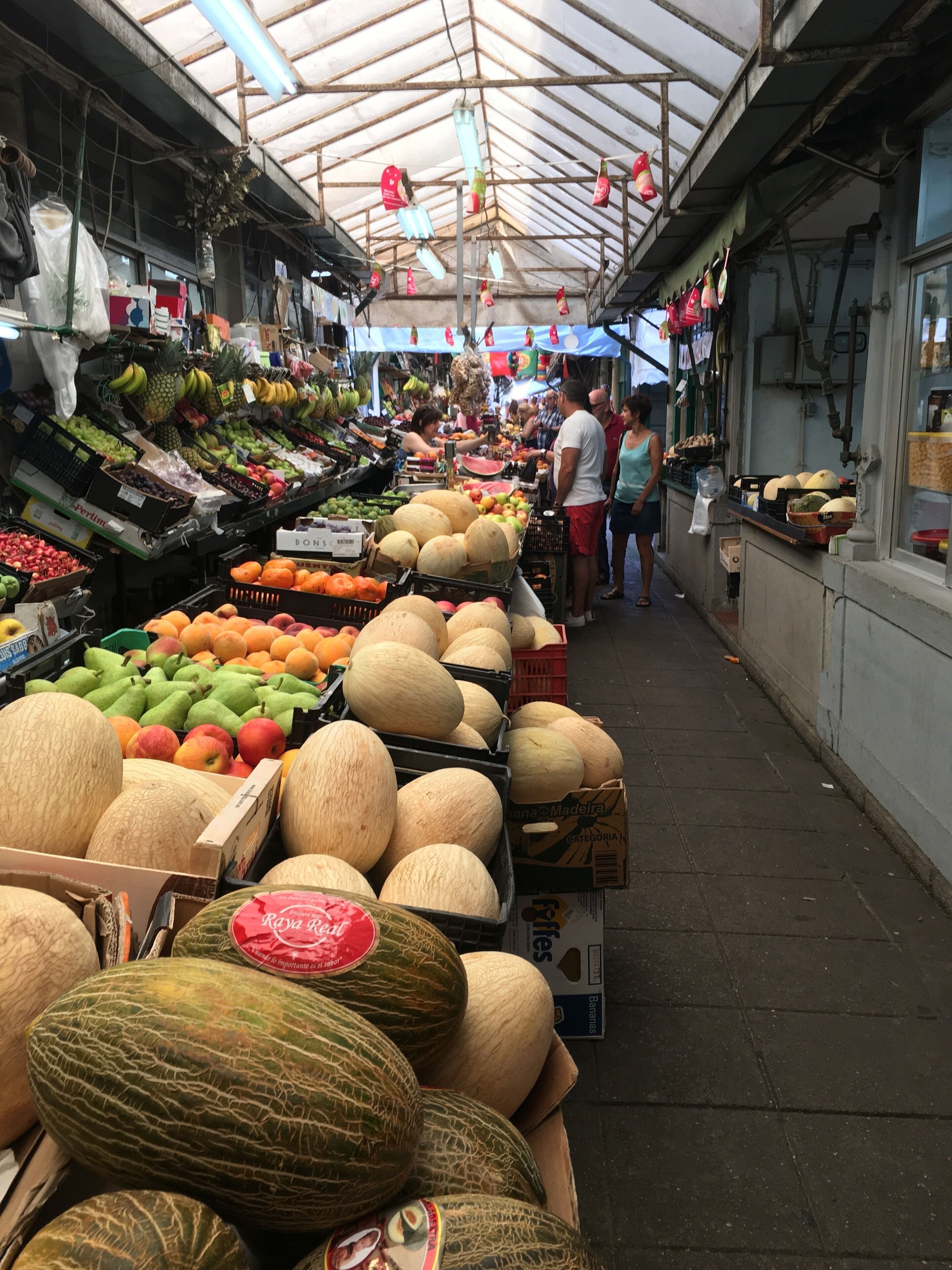 Wonderful visit to Mercado do Bolhão! So many great finds!