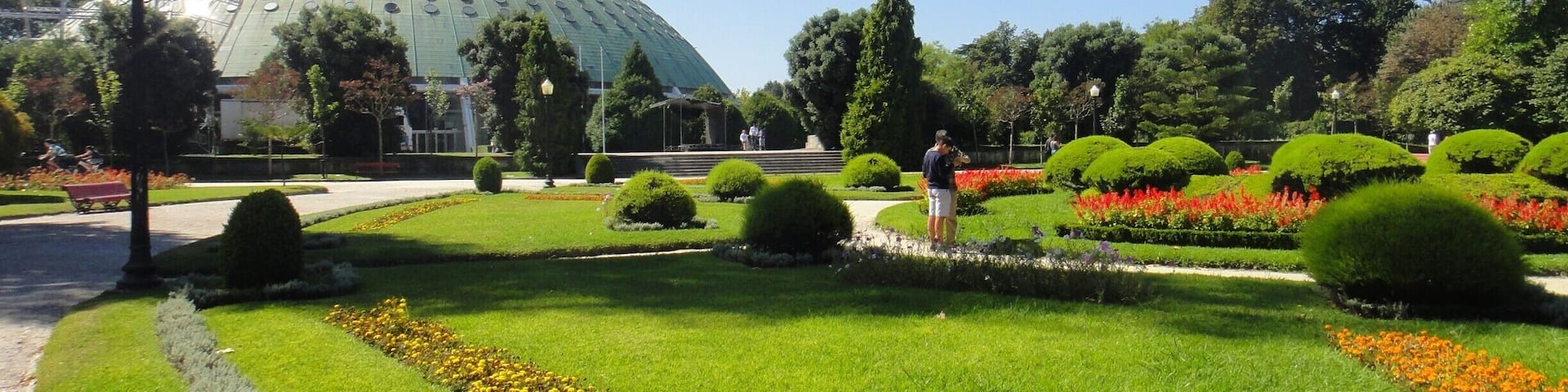 A good place to relax in #Porto are the gardens of Palácio de Cristal overlooking the Douro. The entrance is fee and there are a lot of beautiful views to delight your eyes.