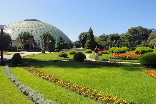 A good place to relax in #Porto are the gardens of Palácio de Cristal overlooking the Douro. The entrance is fee and there are a lot of beautiful views to delight your eyes.