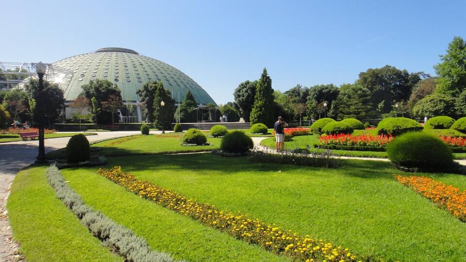 A good place to relax in #Porto are the gardens of Palácio de Cristal overlooking the Douro. The entrance is fee and there are a lot of beautiful views to delight your eyes.