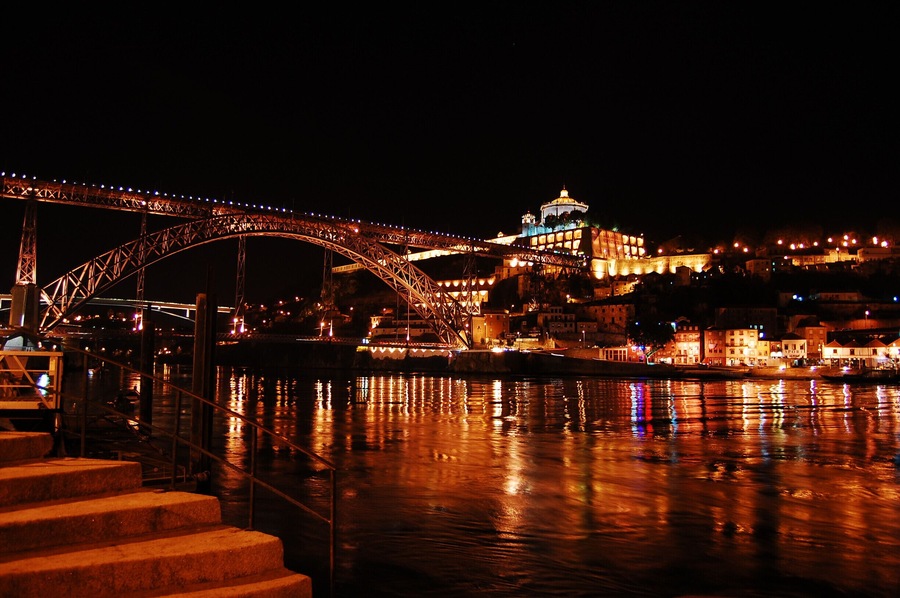 'River: Duoro
Completed: 1886
Trivia: The bridge is often confused with the nearby Maria Pia Bridge. The latter has only one deck.'
#waterlust #BestOf5