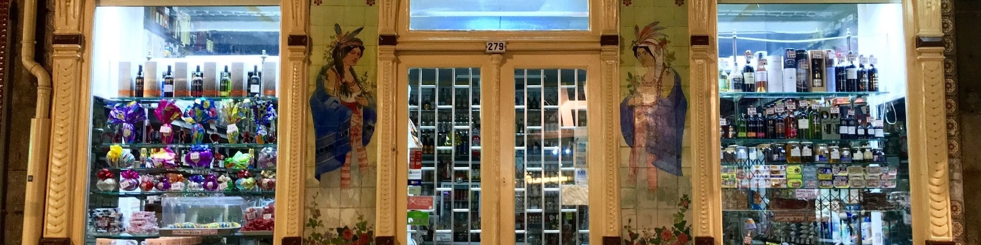 From 1917, it represents the topical Portuguese grocery store.
Porto
Portugal