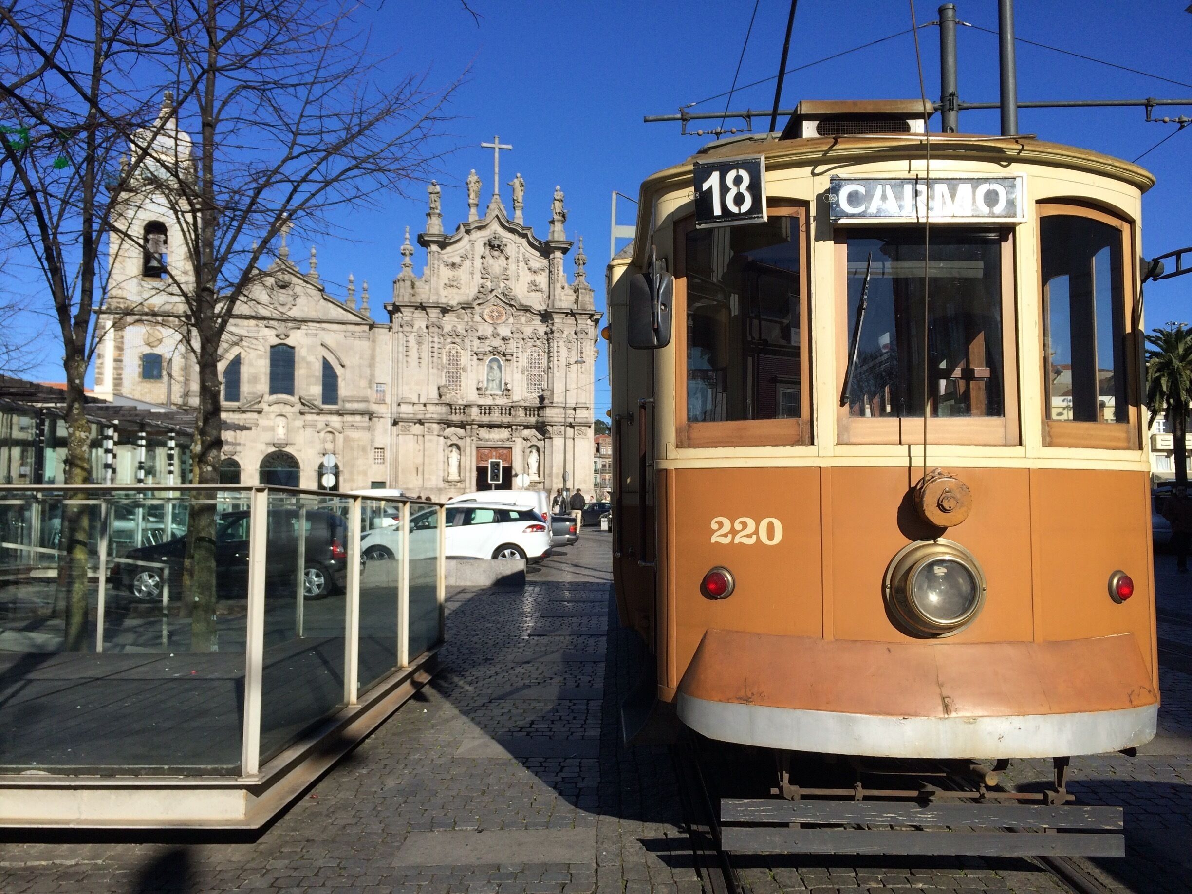 A tram waiting to take you for a trip to the beautiful Oporto city!
Don't miss it!
Portugal.