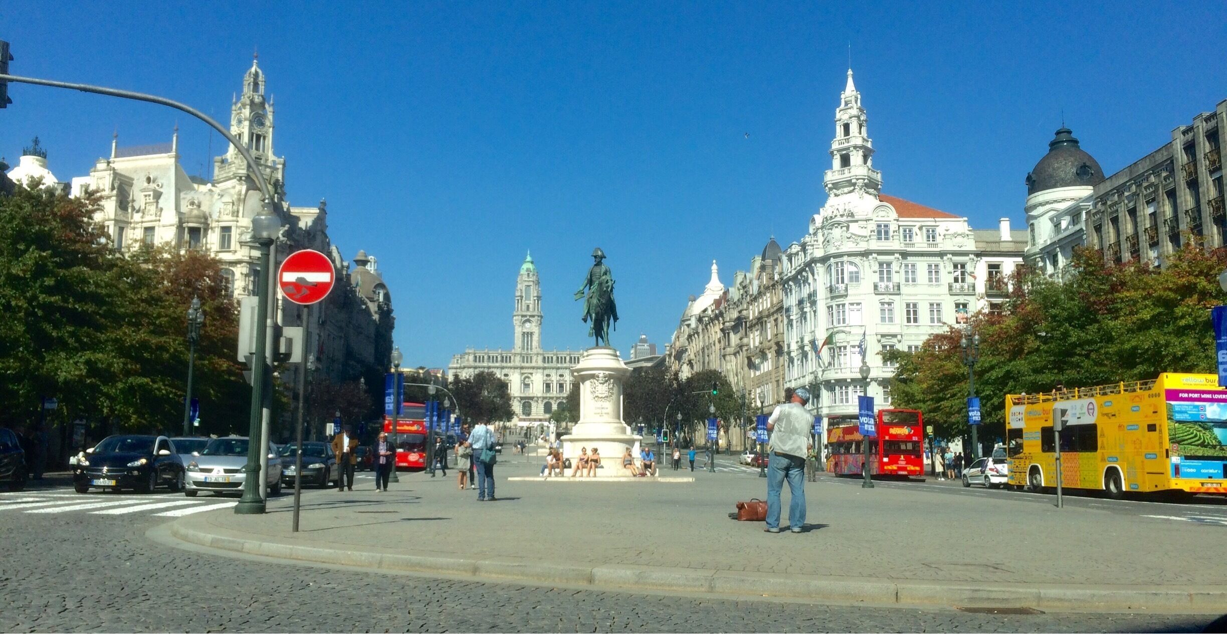 Avenida dos Aliados!
The center downtown of Porto!
Portugal