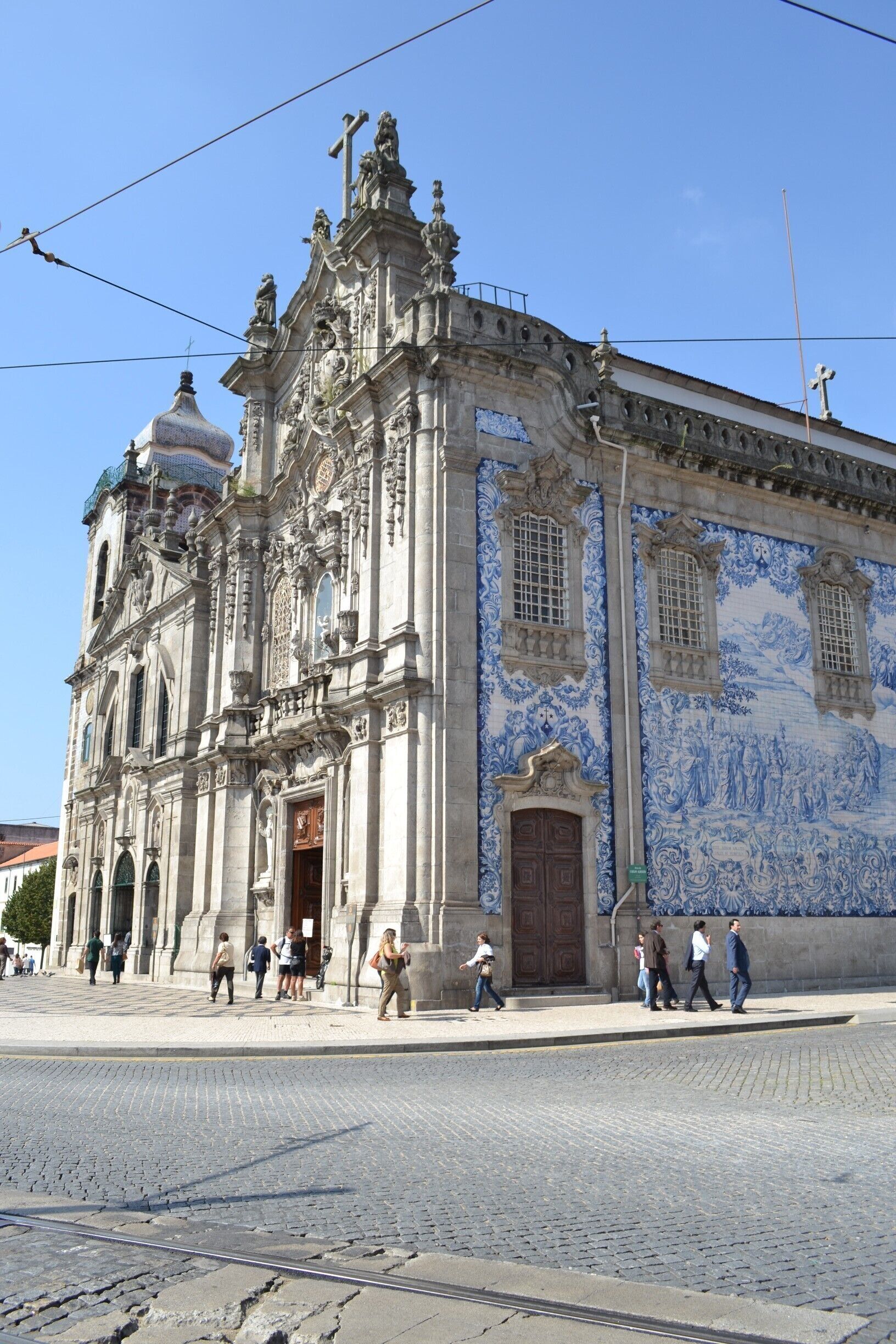 A beautiful Church in the city of Porto in Portugal. You can see some more gorgeous pictures in Porto here - http://www.thetinytaster.com/2015/01/portugal-photo-diary-part-2.html #thetinytaster 