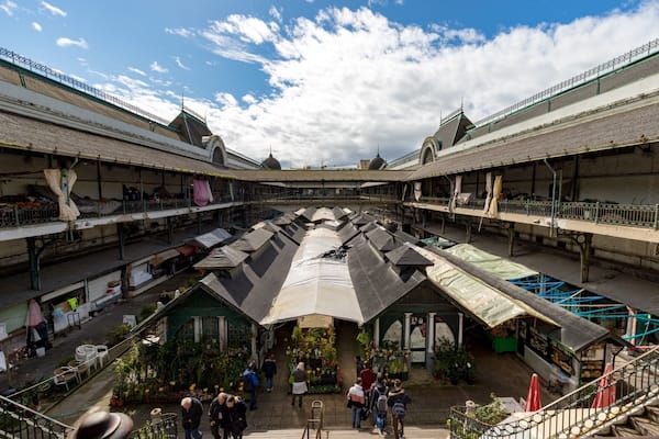 A wide shot of the Bulhão Market in Porto