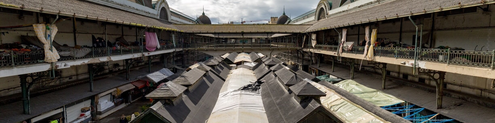 A wide shot of the Bulhão Market in Porto