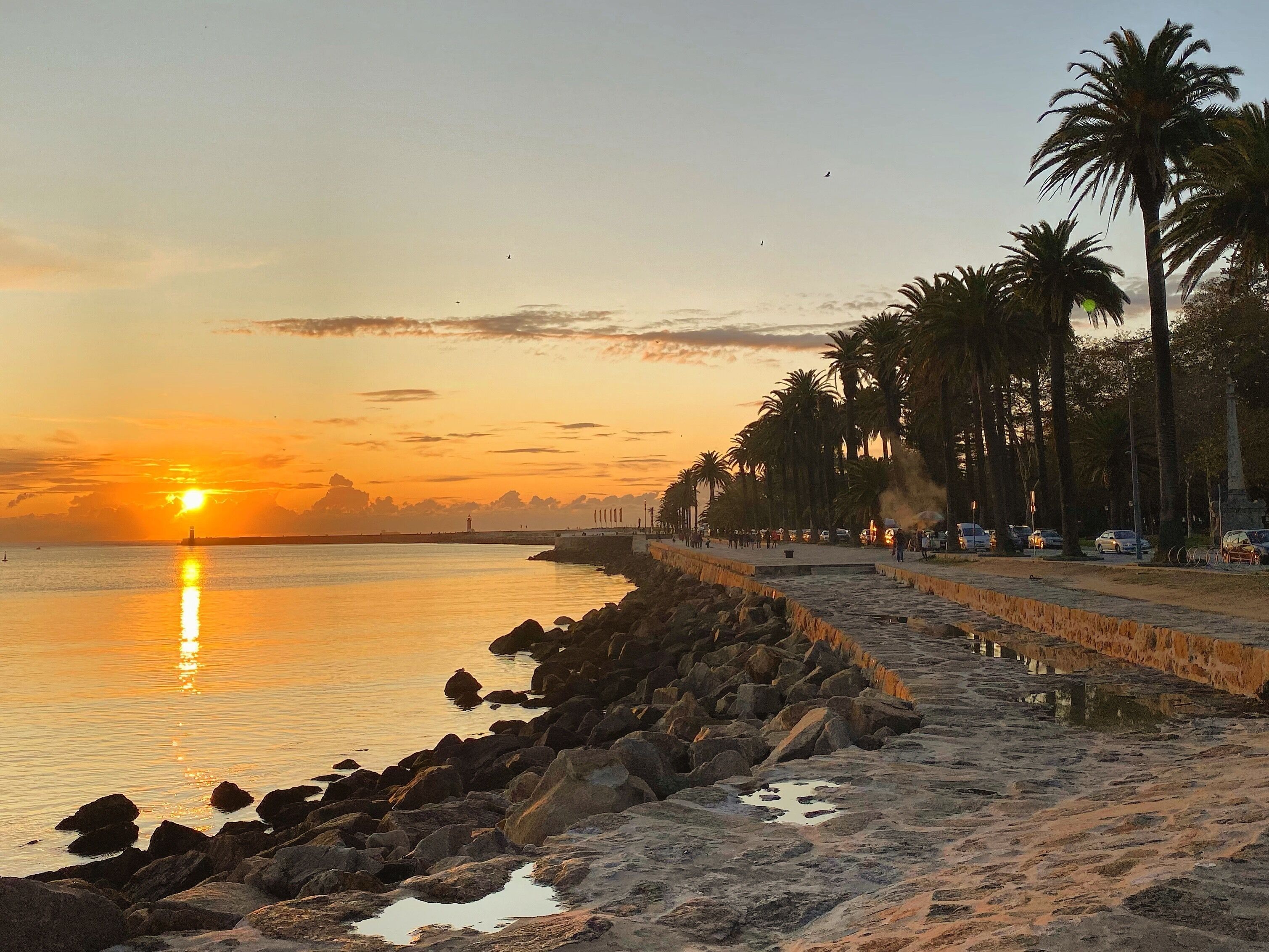 After a week of rain and clouds, finally a decent sunset in Porto. ❤️
