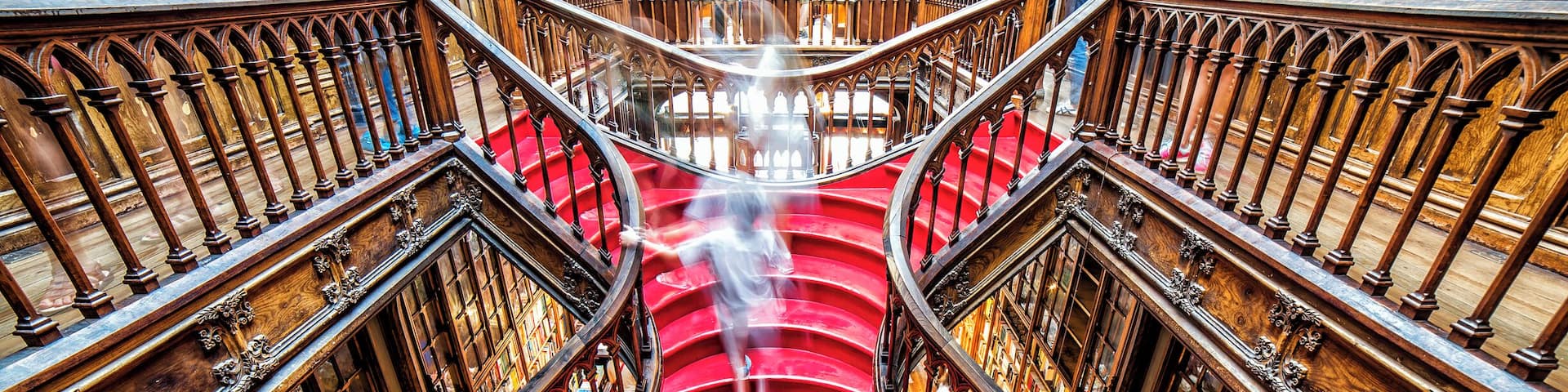 Wonderfull historical library in Porto.