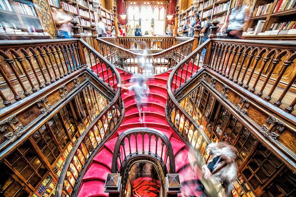 Wonderfull historical library in Porto.