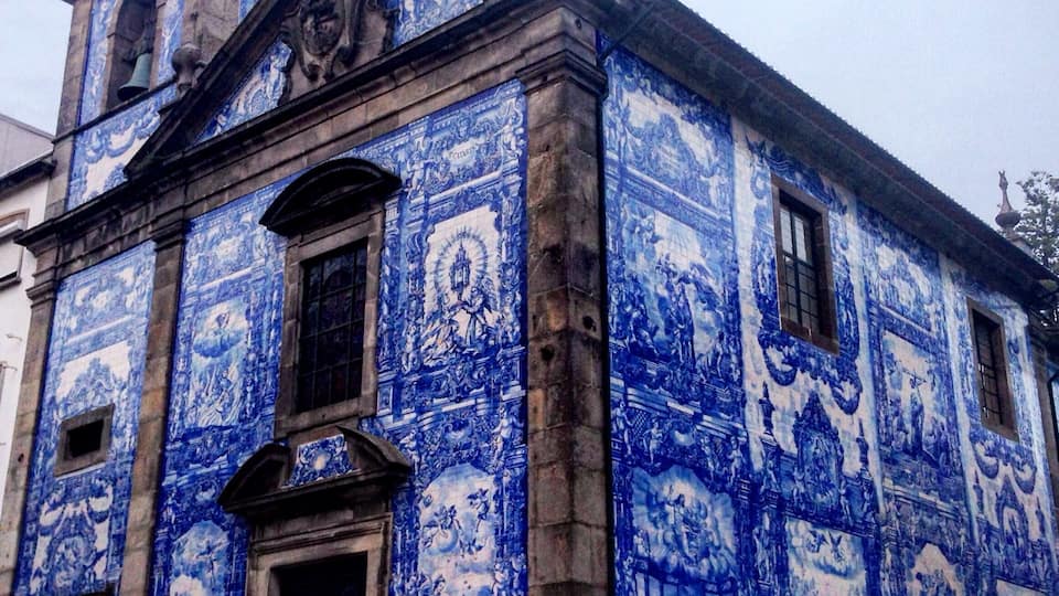 Porto is easily one of my favorite cities. It has a vintage feel in the air and reminds me of alternative grungy type of places like Berlin, Budapest, Melbourne even, perhaps Hanoi in Vietnam....
Somehow the vibes in this city are different - it cannot be described. Porto has this understated charm - it's a bit like the shy boy next door who knows he is special and doesn't need to brag about it. It's this quiet unassuming beauty that makes this place so unique and fascinating. Lisbon, in contrast, is in your face loud & brash...it sometimes feels too busy, too everything. There is none of that here in Porto.
Do yourself a favor and type 'Porto' into Airbnb and see for yourself what amazing places you can stay in. The city has had a major revamp lately - many houses are being completely renovated so chances are, your apartment would be brand-new, such as the one we are staying in now.
And this beautiful church with its typical Portuguese 'azulejos' is just around the corner...
Beautiful isn't it?
#alifefullofserendipity #serendipitytess #travel #travelling #portugal #porto