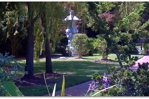 #localgem
The Pagoda and Oriental Garden is a quiet walled-in park overlooking the harbor in Norfolk's Freemason neighborhood just a few blocks away from downtown Norfolk.