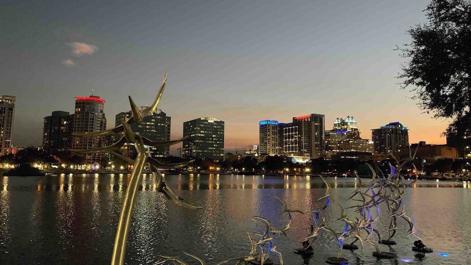 A beautiful evening walking around lake Eola
#orlando #sunset #iphone