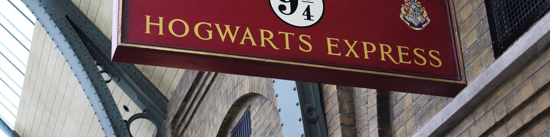 Platform 9 3/4 this way!