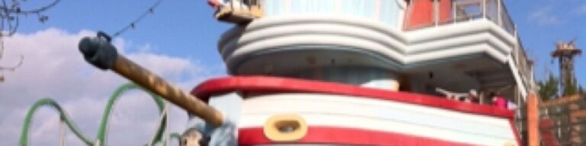 "Well blow me down!" At Universal Studios Popeyes ship "The Olive" is a play area for kids.
However, on the second deck you'll find water cannons to squirt unsuspecting passengers of Popeye & Bluto's Bilge-Rat Barges ride.
 Look for a piano with painted keys. Play the notes and you’ll hear Popeye’s theme song.