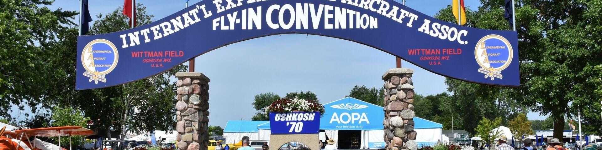 WOW! in July we visited the Annual EAA Airventure at Oshkosh. If you like aviation this is the place for you! 10'000 aircraft movements through-out the week, Daily and nightly airshows, outside cinemas. Themed aviation events and music concerts! its a must foe the avgeek
