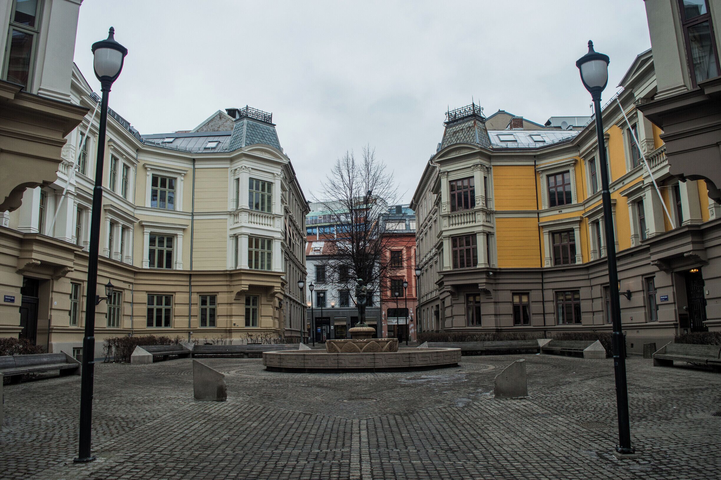 As same as my previous discovery, I witnessed this nice place while walking along the streets of Norway. This was a beautiful little park like thing and unfortunately, I'm unaware of the name of this place. 