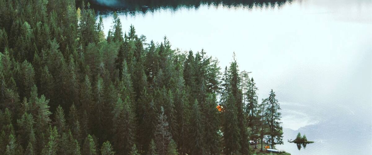 Øyungen is a lake located in Nordmarka just a short drive from Oslo centrum. It's a perfect spot for camping as well as hiking.