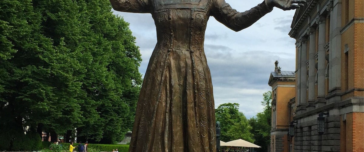 There are several statues around the national theater.