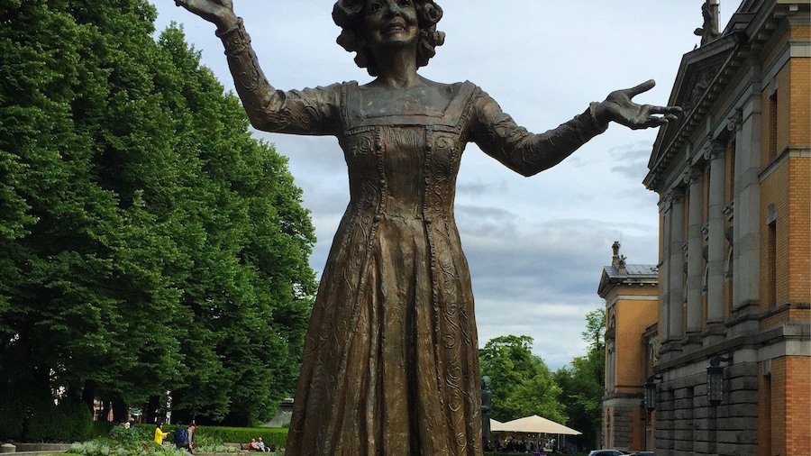 There are several statues around the national theater.