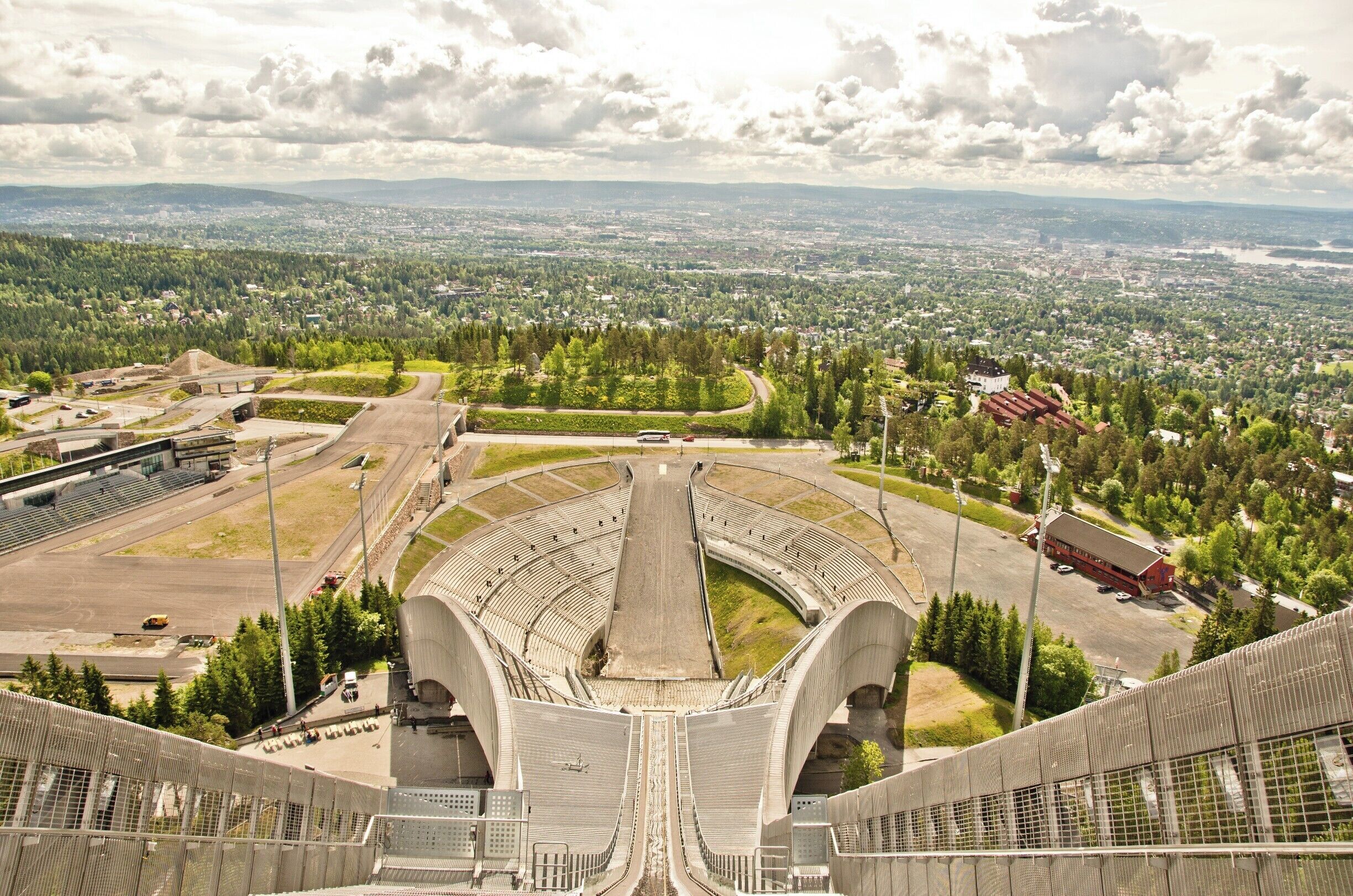 The ski jumping hill in Oslo, built in 1892, has amazing views of the city and surrounding hills and lakes. It has been renovated several times over the years and has hosted the 1952 Winter Olympics. #StunningStructures #lifeatexpedia #aboveitall