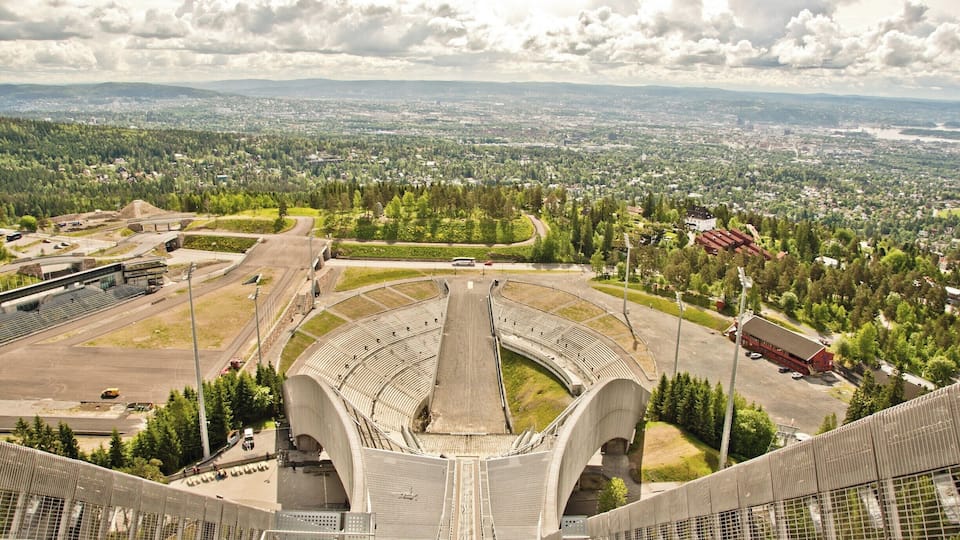 The ski jumping hill in Oslo, built in 1892, has amazing views of the city and surrounding hills and lakes. It has been renovated several times over the years and has hosted the 1952 Winter Olympics. #StunningStructures #lifeatexpedia #aboveitall