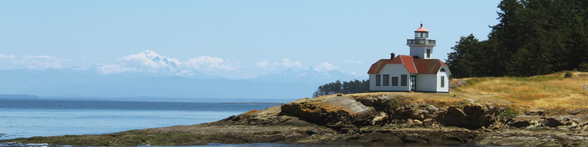 A little island remotely located just above Anacortes. Can only be access by boat and is often surrounded my wildlife.
#Trovember #trovember #trover