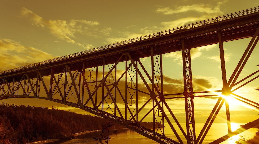 Deception Pass Bridge between Whidbey Island and Fidalgo Island, Pacific Northwest, Washigton, USA