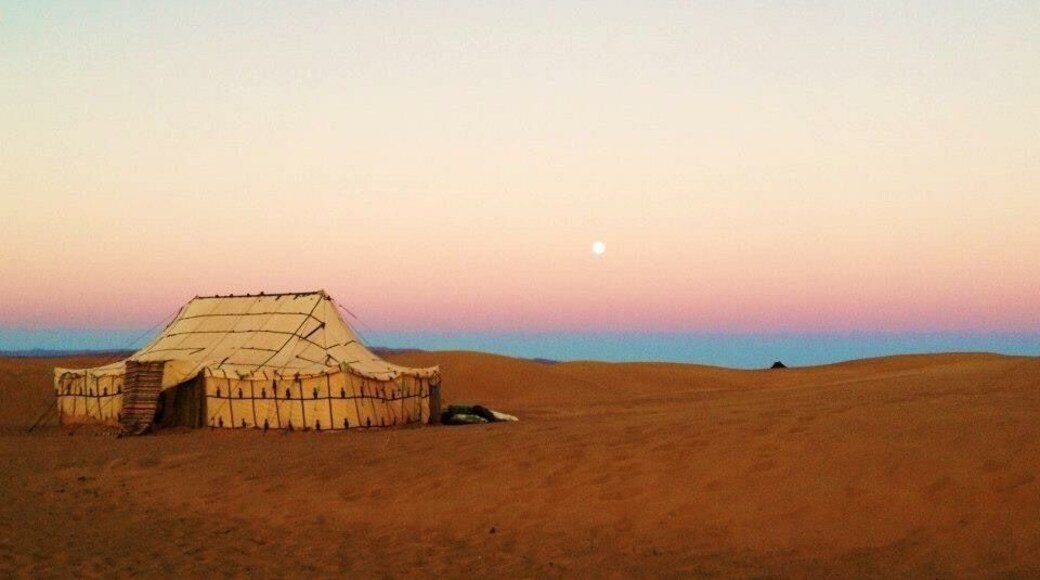 One of the best experiences: crossing the Atlas, from Marrakech to the desert, through villages incommunicado, in which even people find it unusual to see tourists: culture, rural tourism, nature , mountaineering, cruise ... #LifeAtExpedia