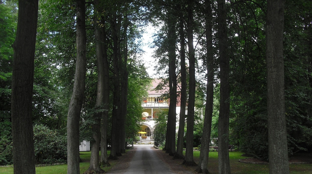 This is a photograph of an architectural monument. It is on the list of cultural monuments of Paderborn, no. 332