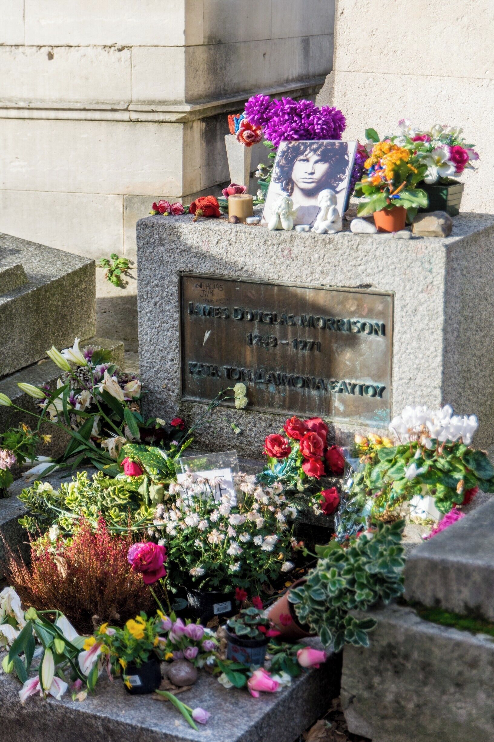 This is actually the famous grave of #jimmy #Morrison on the #famous #pere #Lachaise #graveyard in #Paris #France #instone
