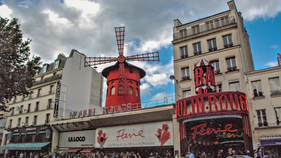 Moulin Rouge in Paris! This is such a great place to visit in Paris. Such a landmark and an area of Paris that is must see. The Lights at night are spectacular. #red #urbanjungle