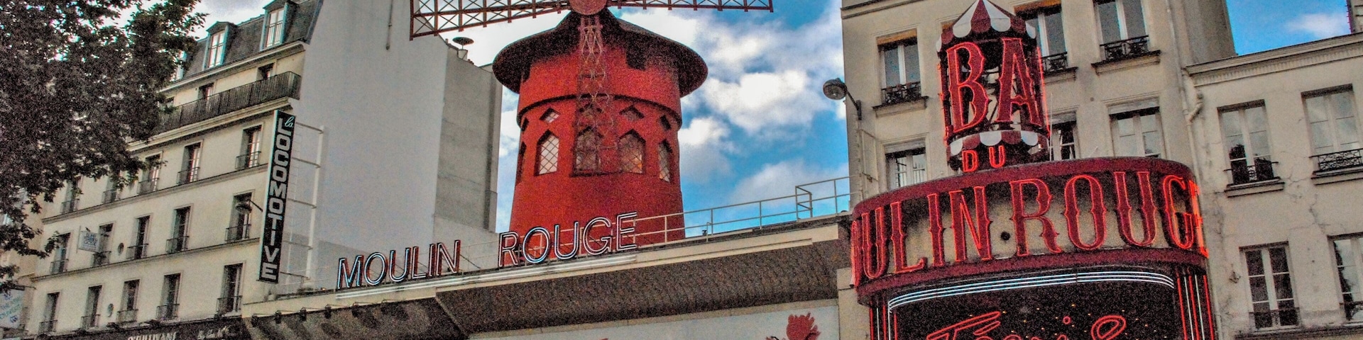 Moulin Rouge in Paris! This is such a great place to visit in Paris. Such a landmark and an area of Paris that is must see. The Lights at night are spectacular. #red #urbanjungle